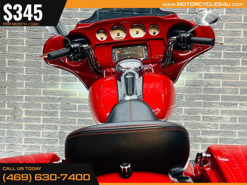 Street Glide®