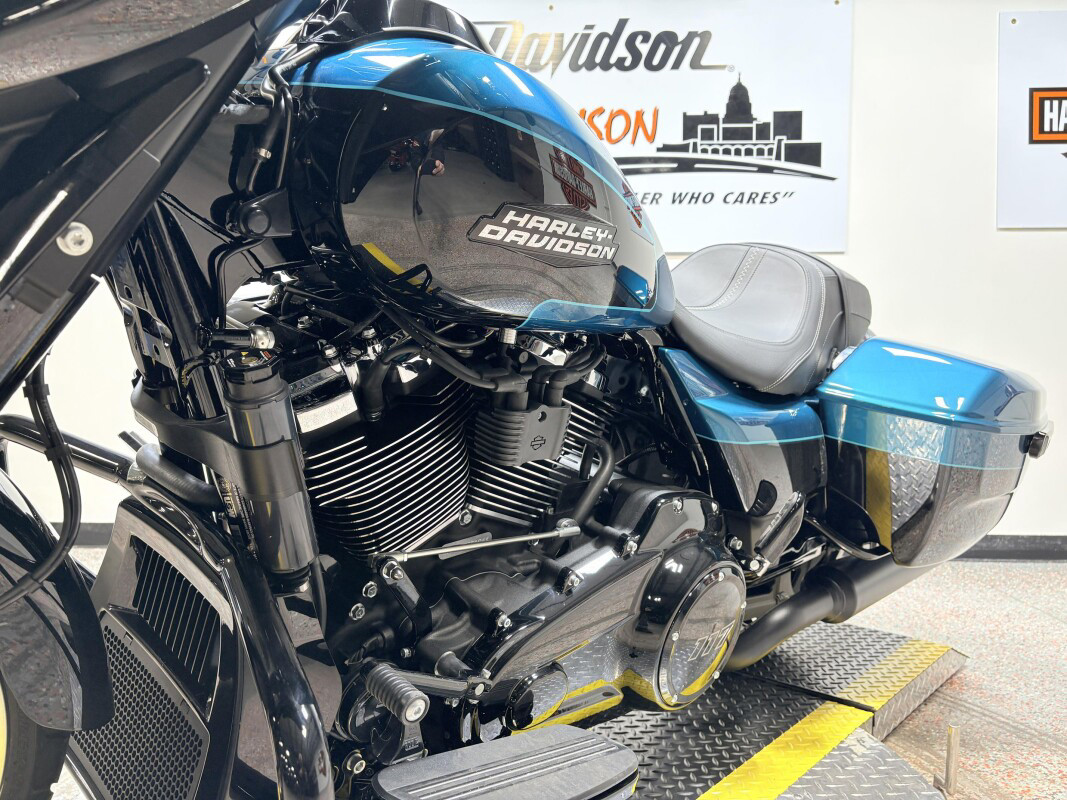 Street Glide®