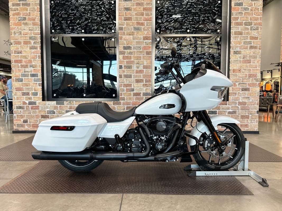 Road Glide®