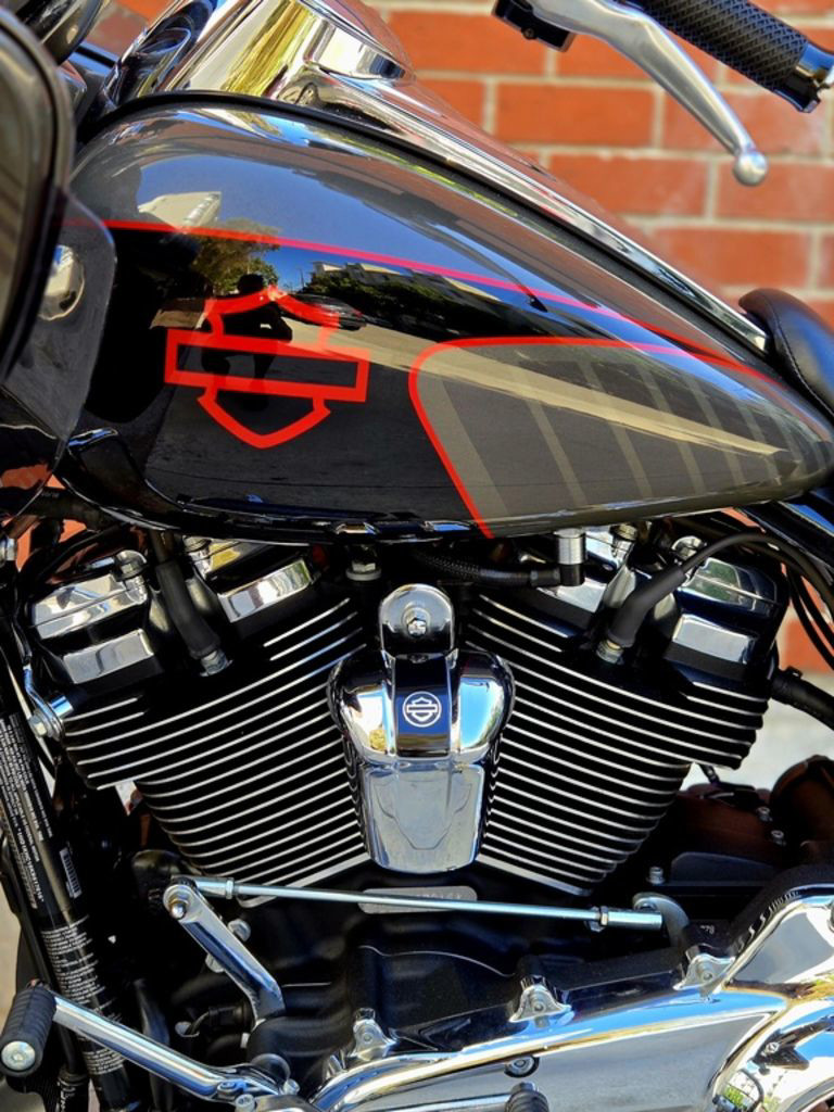 Road Glide®