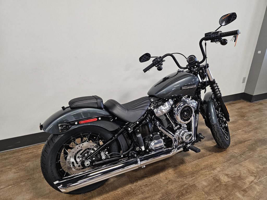 Street Bob®