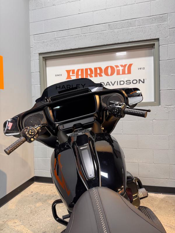 Street Glide®