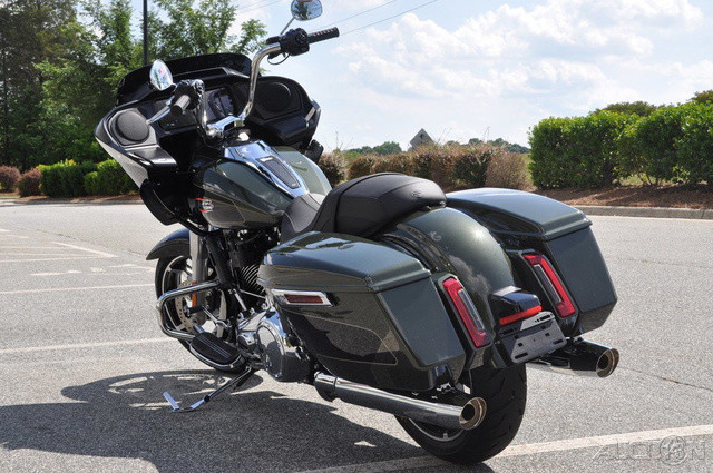 Road Glide®