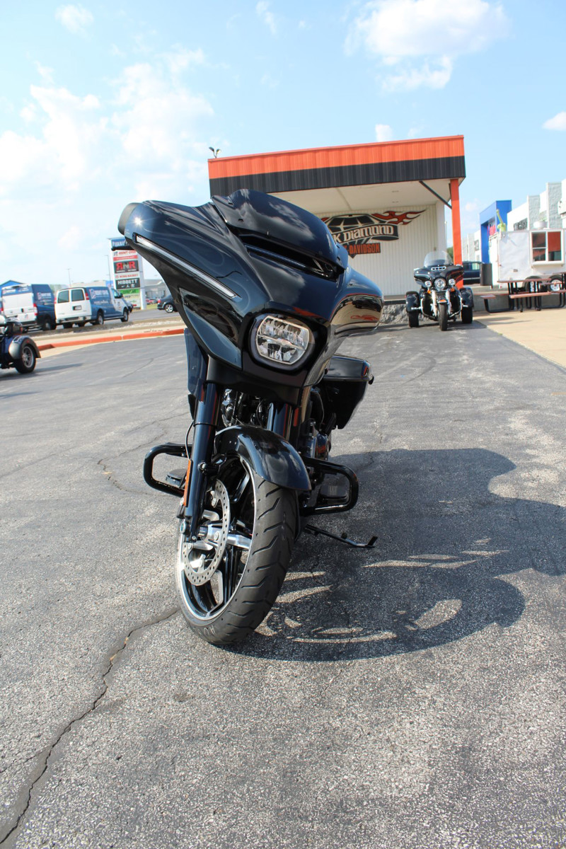 Street Glide®