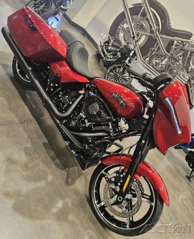 Street Glide®