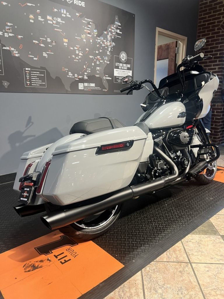 Road Glide®