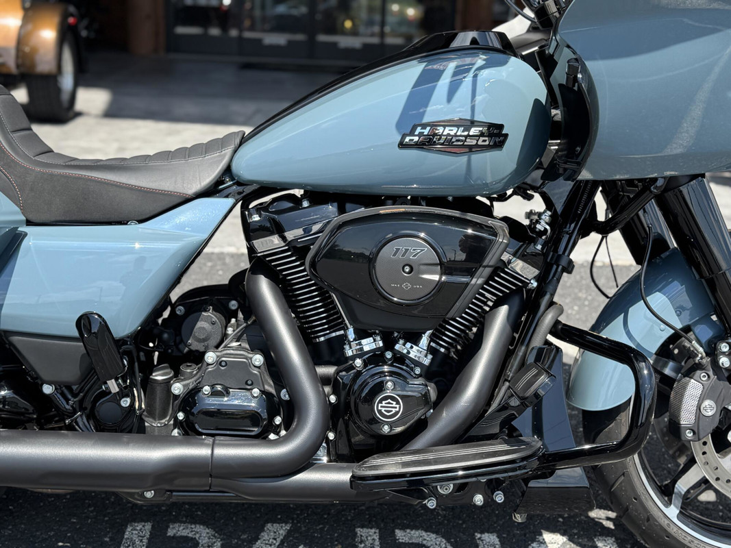 Road Glide®