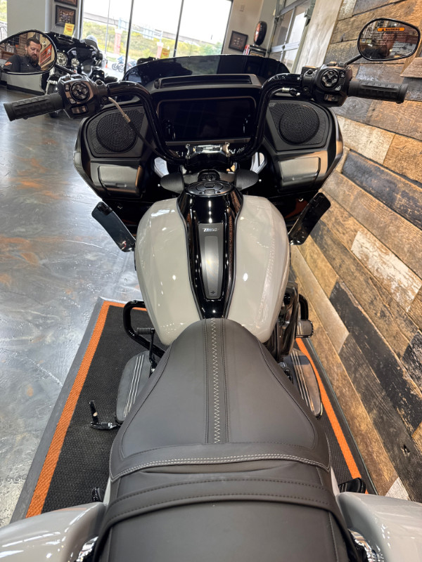 Road Glide®