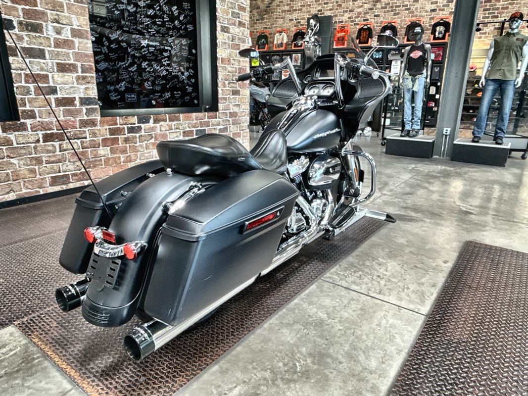 Road Glide®