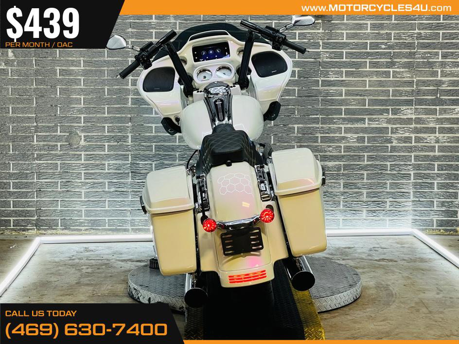 Road Glide®