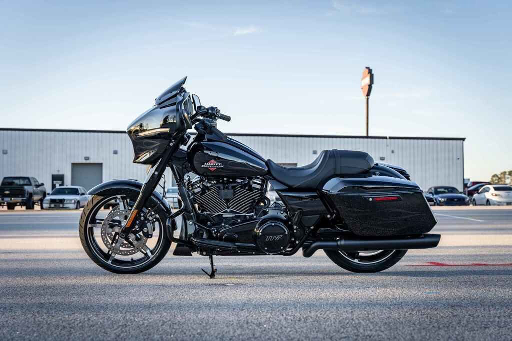 Street Glide®