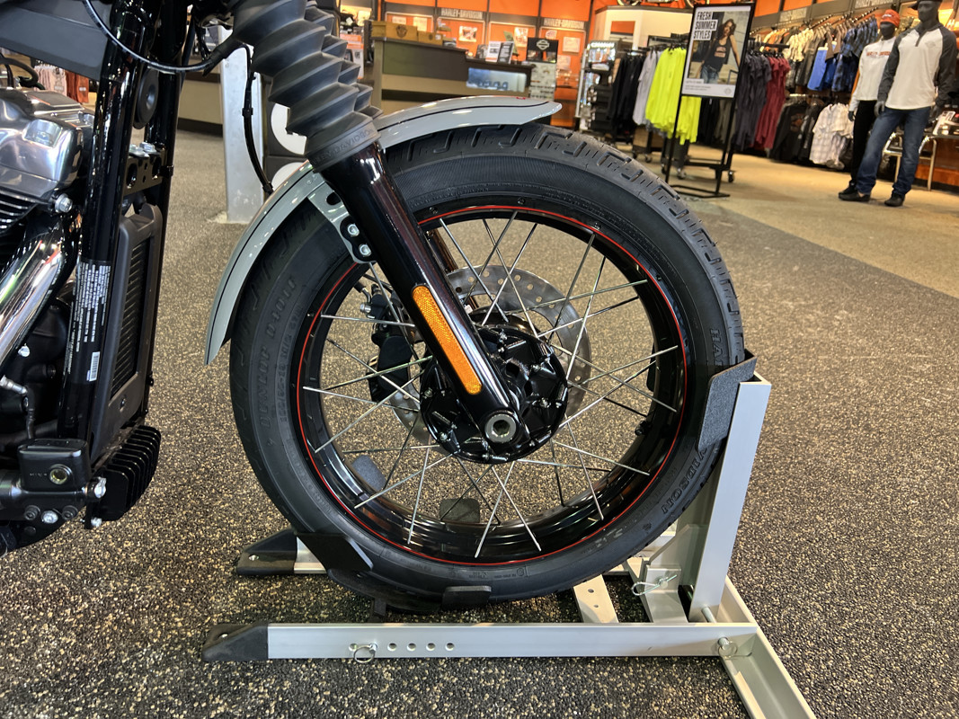 Street Bob®