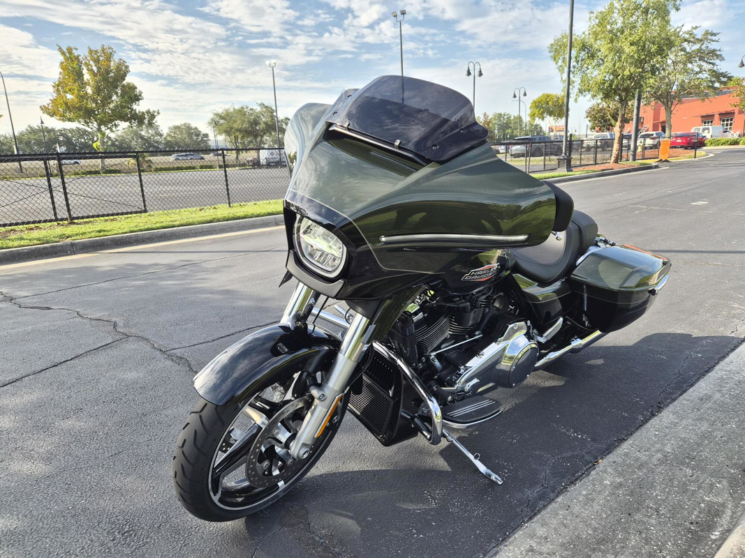 Street Glide®