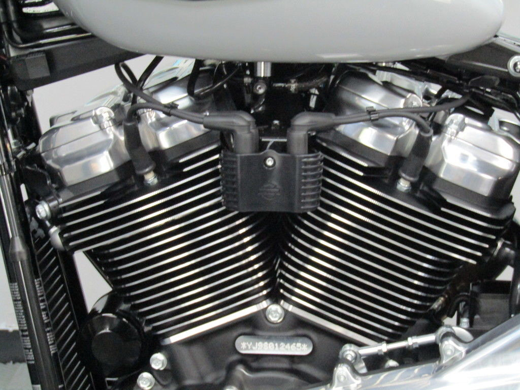 Street Bob®
