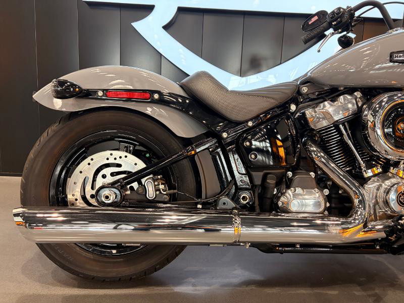 Street Bob®