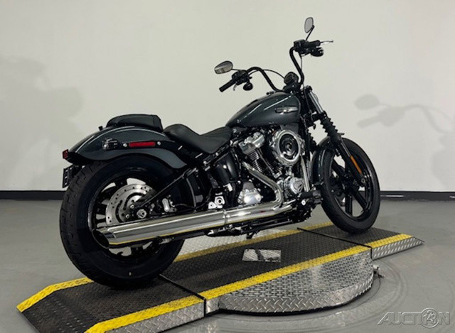 Street Bob®