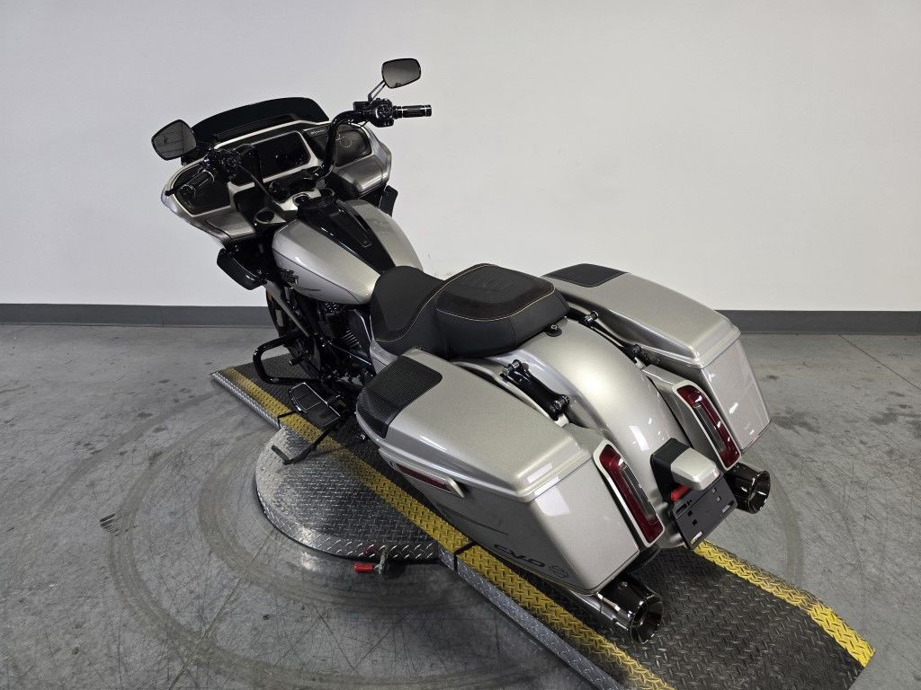 CVO® Road Glide®