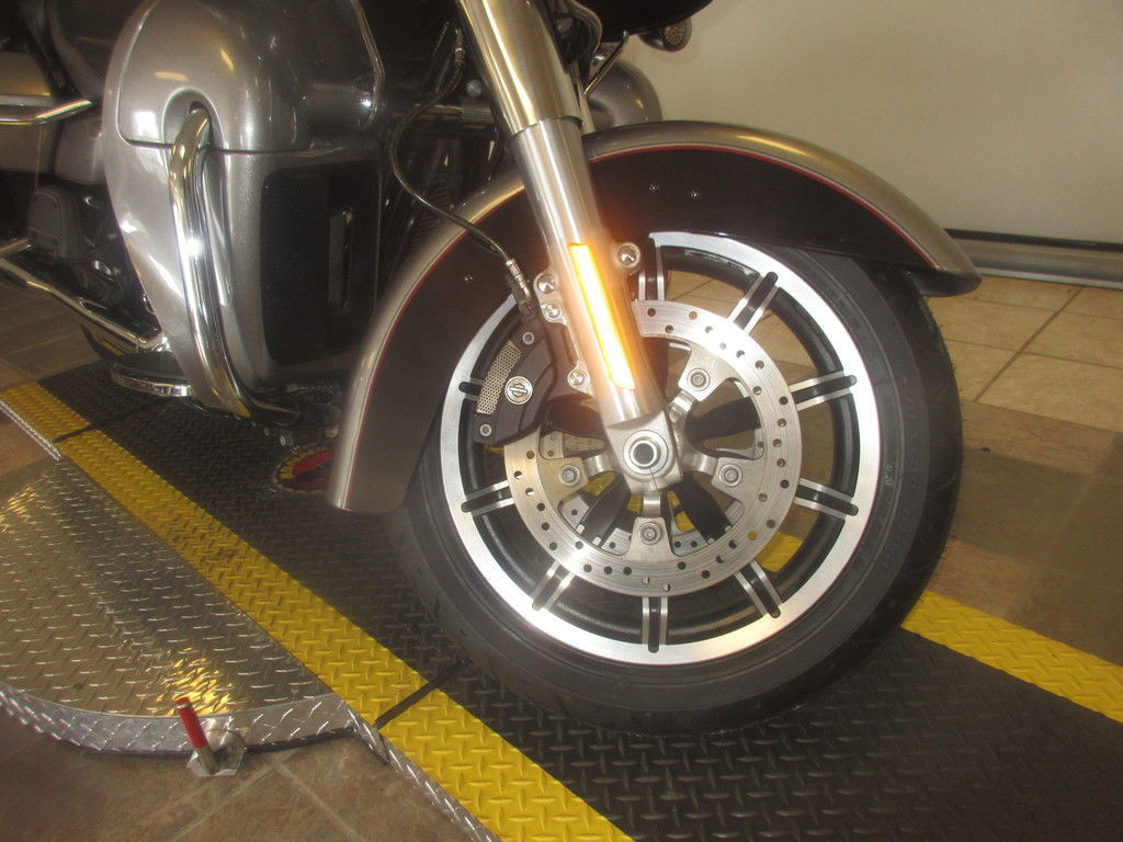 Road Glide® Ultra