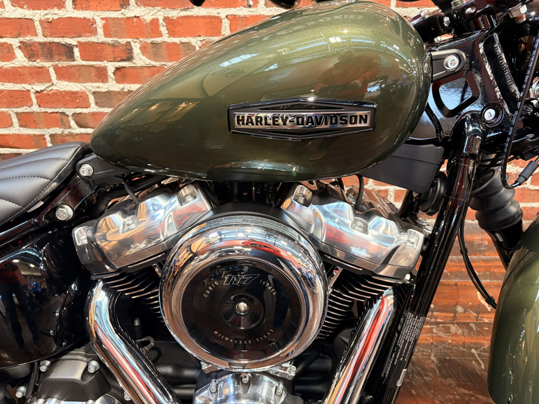 Street Bob®