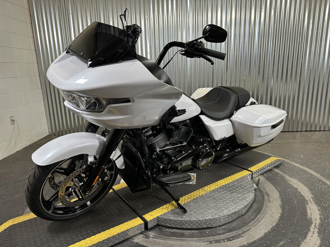 Road Glide®