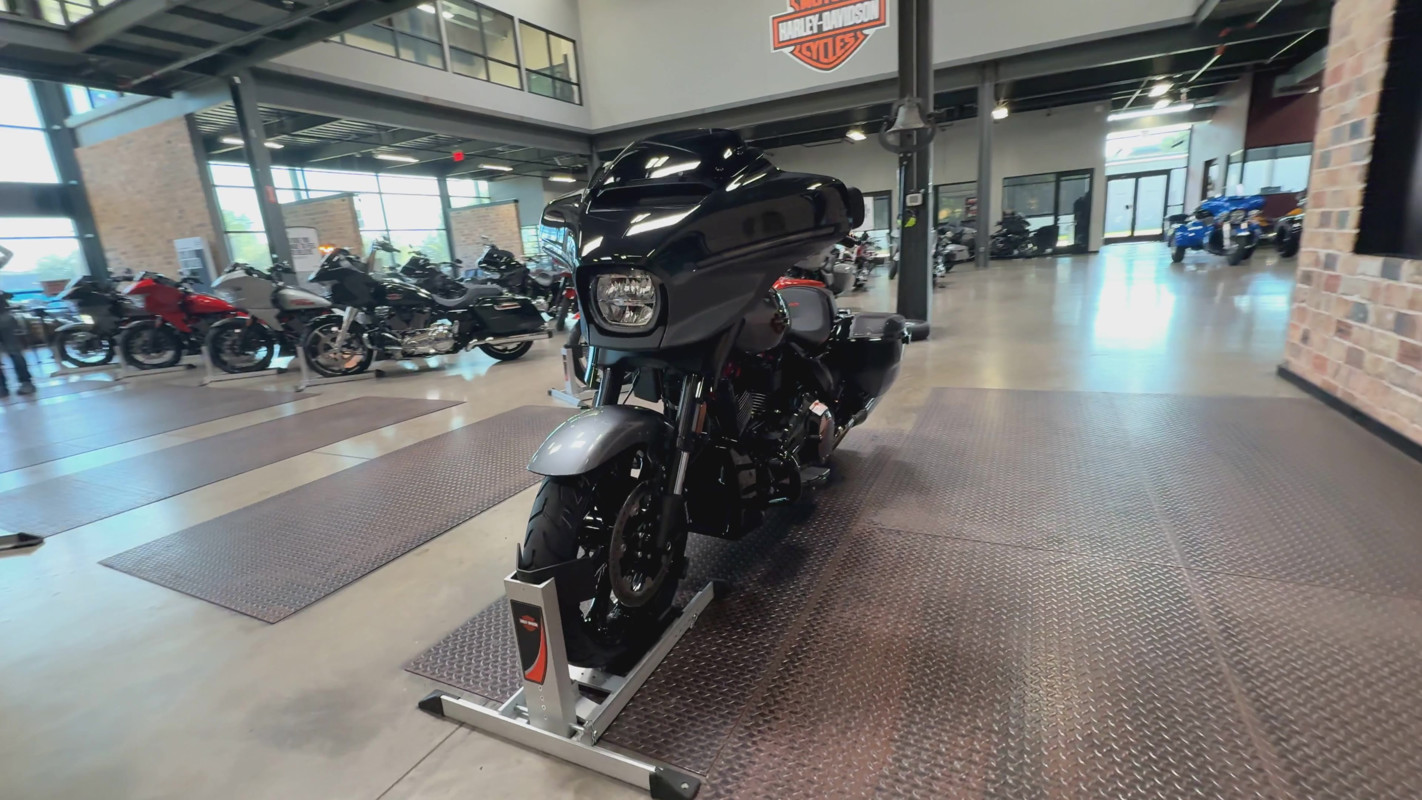 CVO® Street Glide®