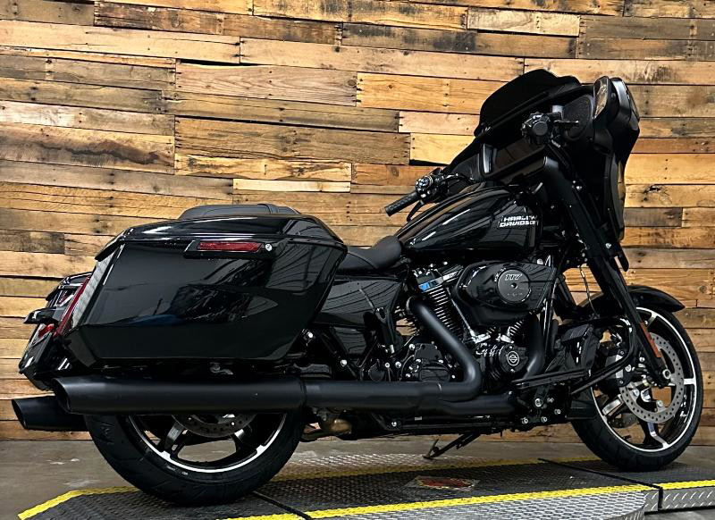 Street Glide®