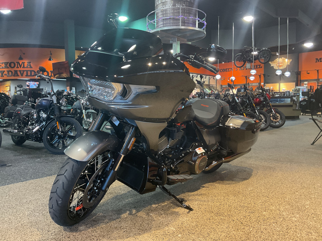 CVO® Road Glide®