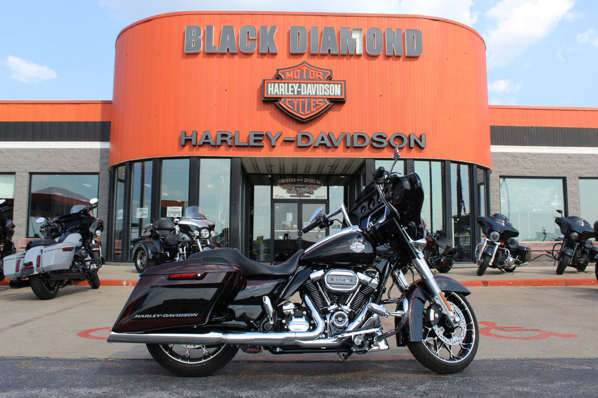 Street Glide®