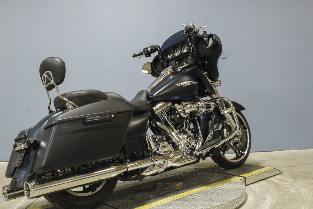 Street Glide®