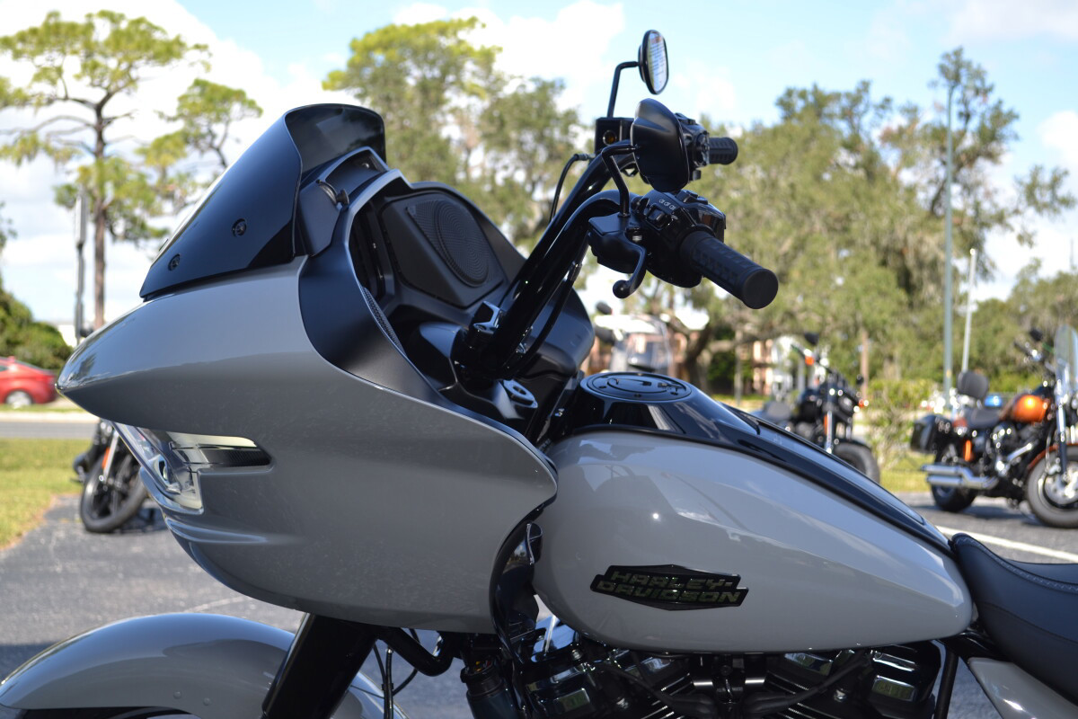 Road Glide®