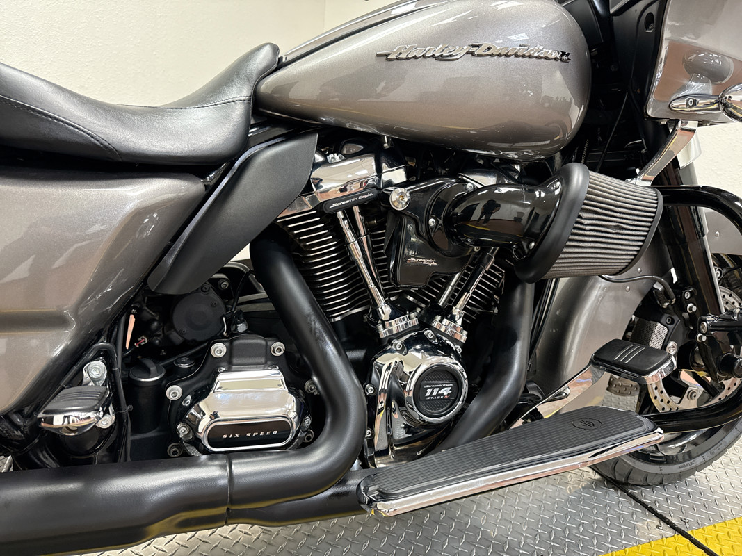 Road Glide®