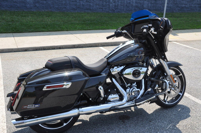 Street Glide®