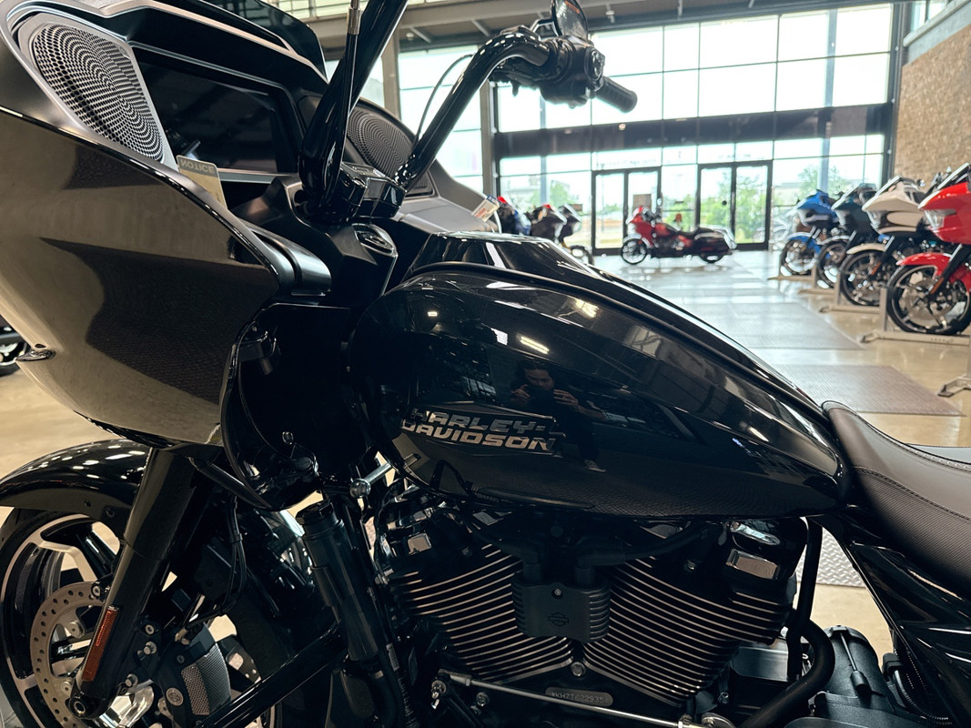 Road Glide®
