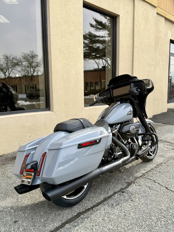 Street Glide®