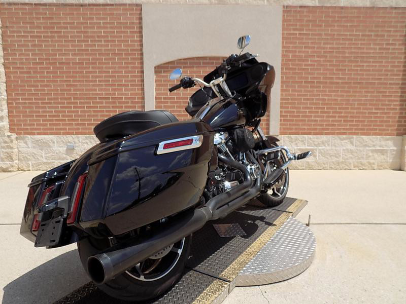 Road Glide®