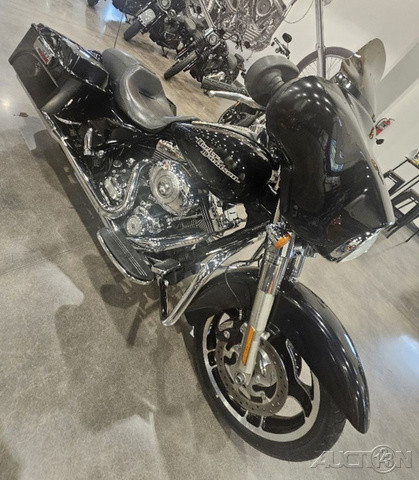 Street Glide®