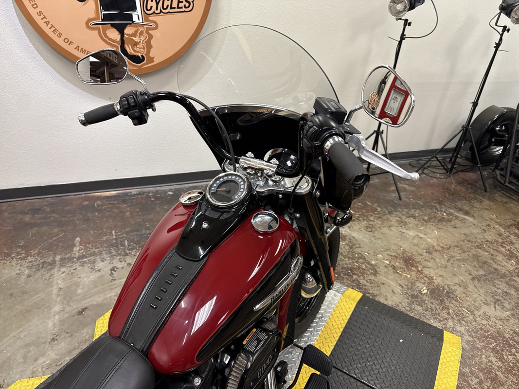 Softail® Heritage Classic 114