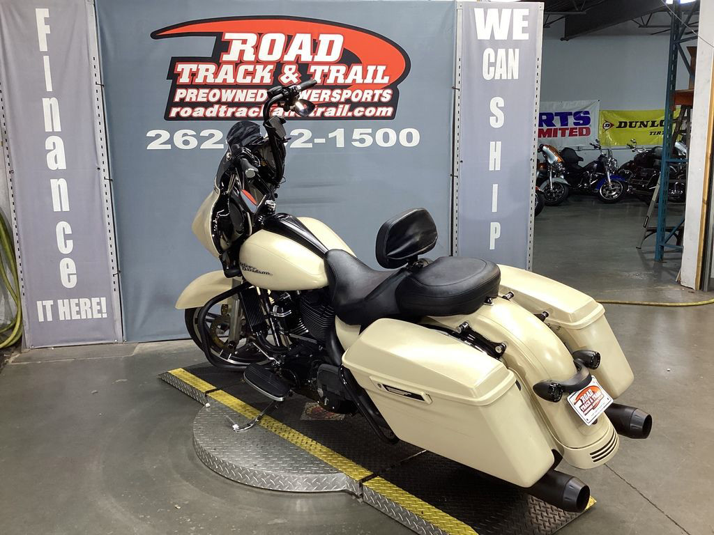 Street Glide® Special