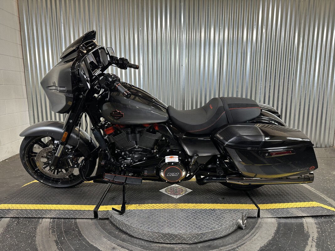 CVO® Street Glide®