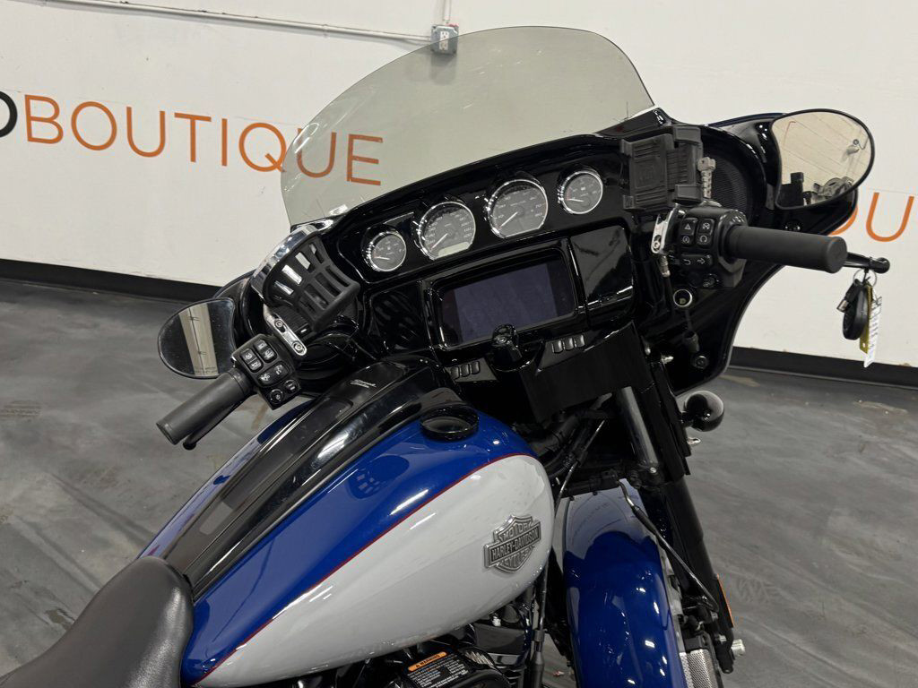 Street Glide®