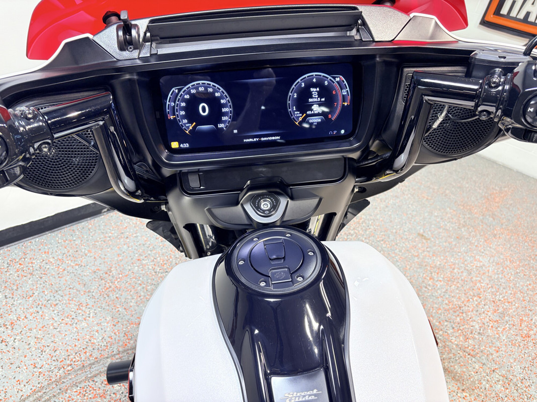 Street Glide®