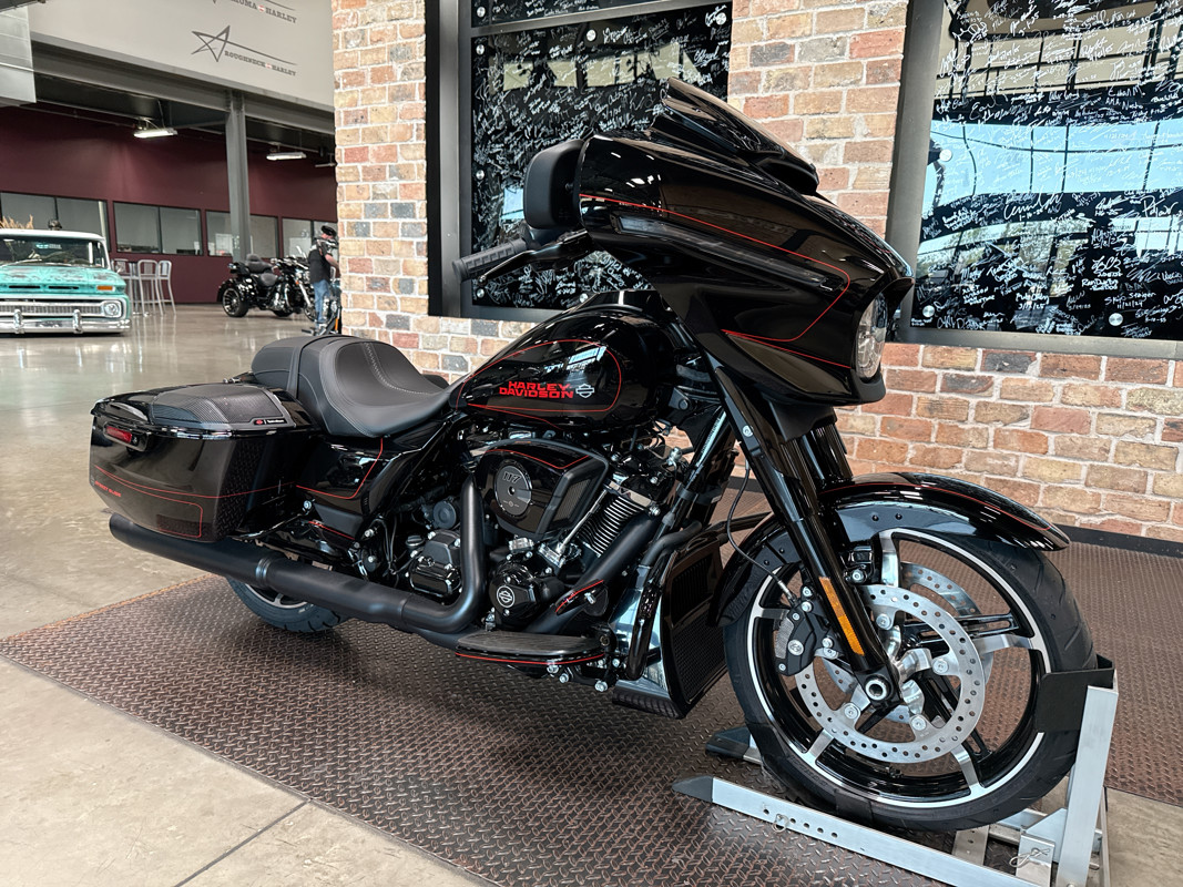 Street Glide®
