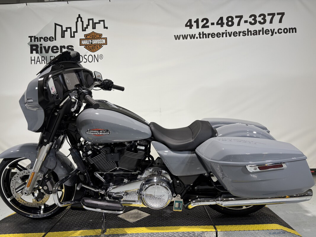 Street Glide®