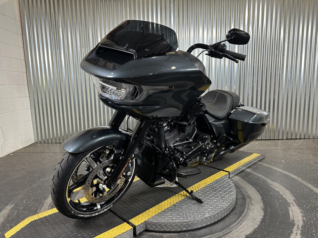 Road Glide®