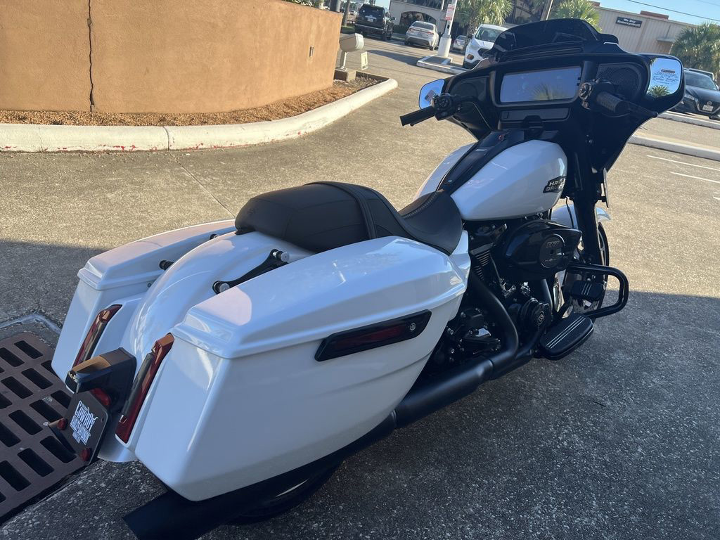 Street Glide®