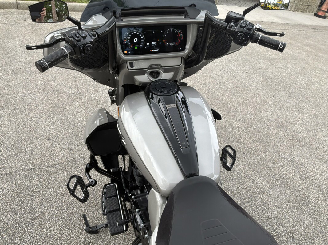 CVO® Street Glide®