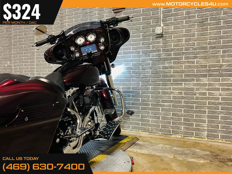 Street Glide®