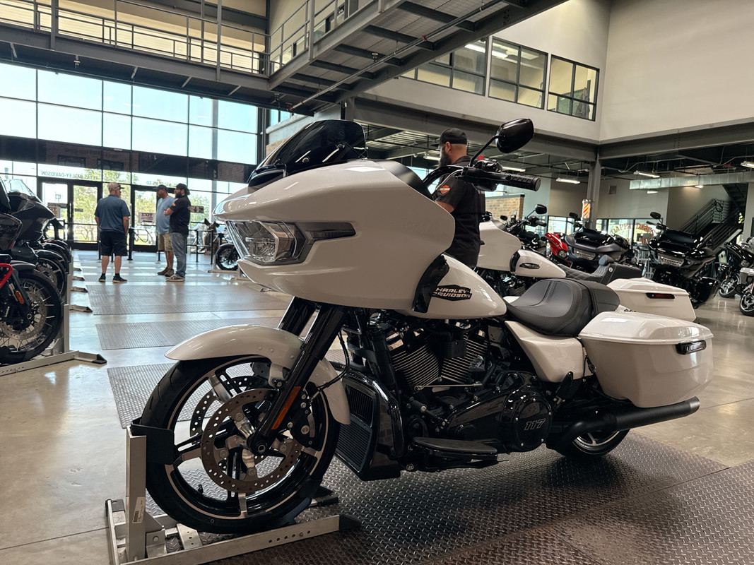 Road Glide®