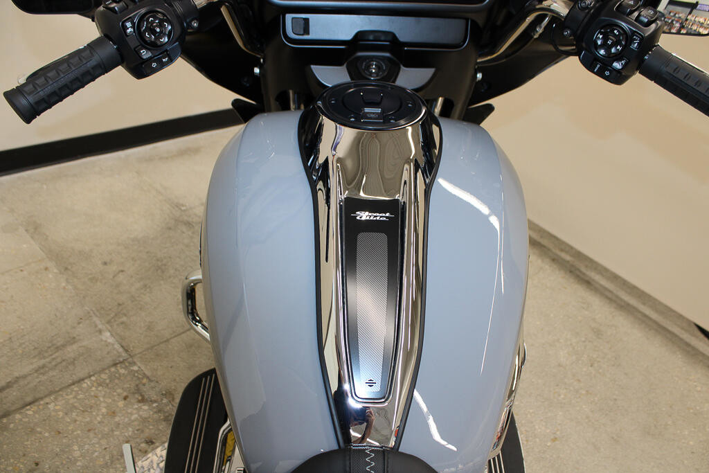 Street Glide®