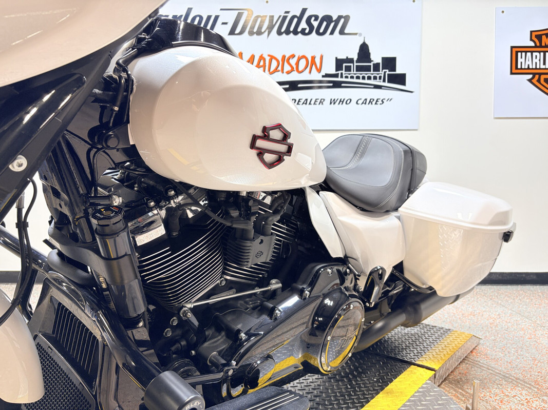 Street Glide®